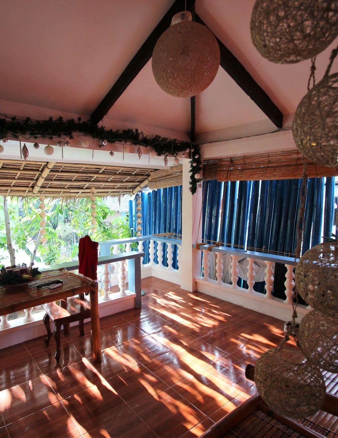 Blue Bamboo Hotel Balabag  Esterno foto