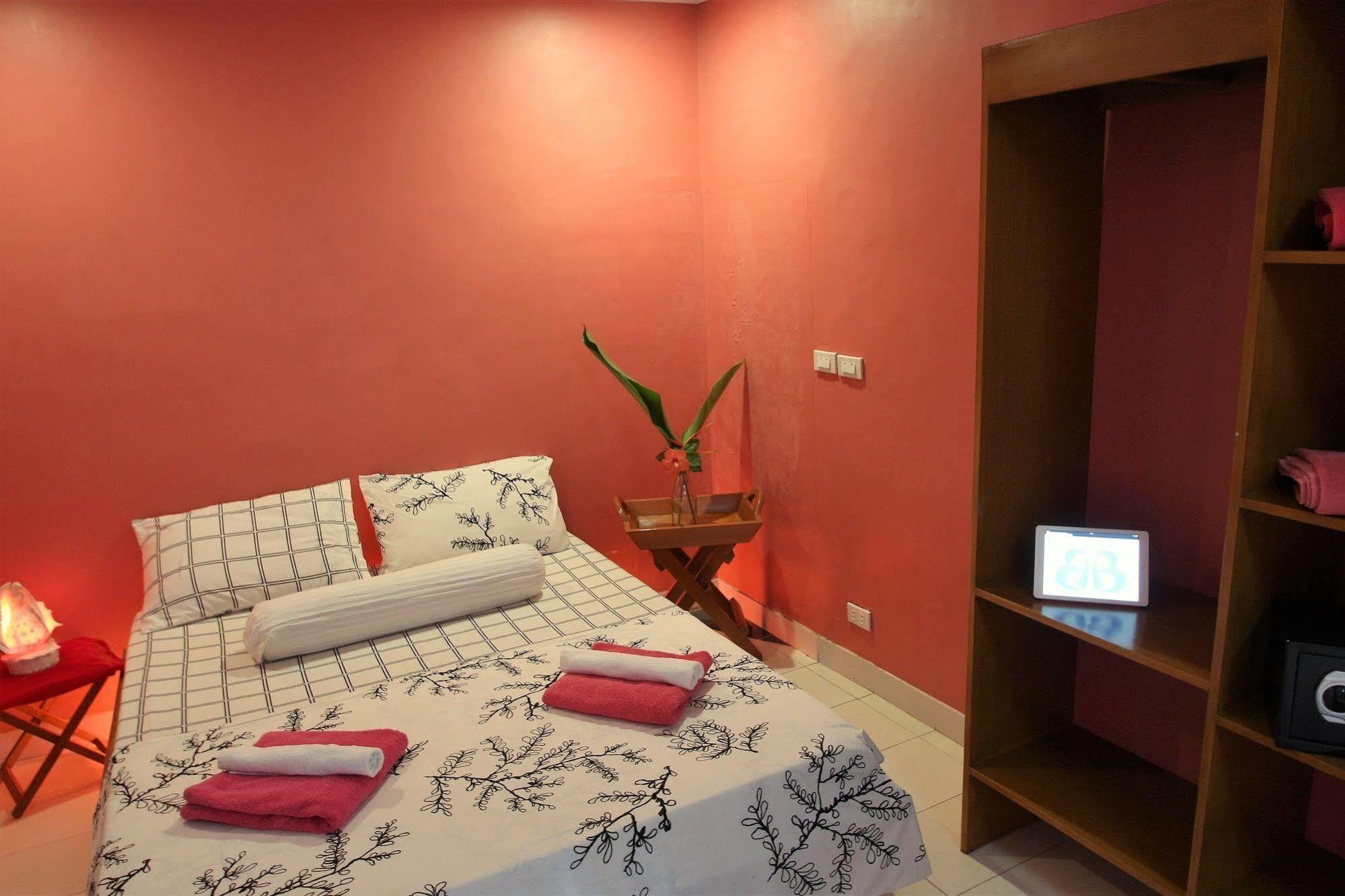 Blue Bamboo Hotel Balabag  Esterno foto