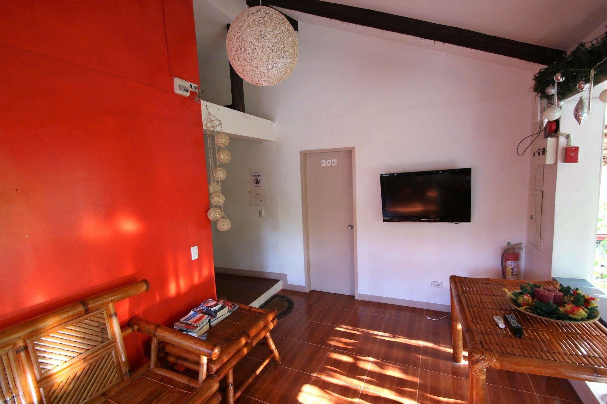 Blue Bamboo Hotel Balabag  Esterno foto